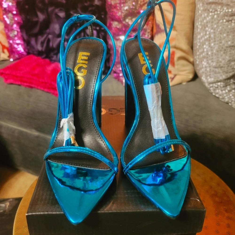 Metallic teal/blue string up heel